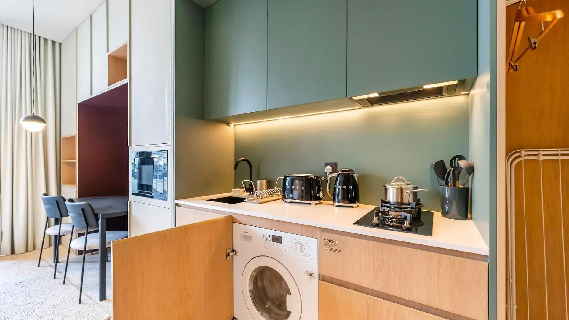 Fam Living - Upside Living - Wfh Friendly-Business Bay Apartment Dubai