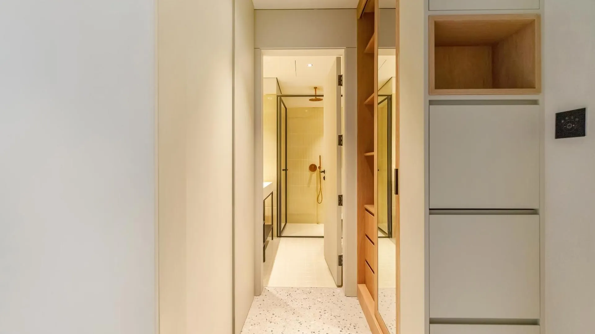 Fam Living - Upside Living - Wfh Friendly-Business Bay Apartment Dubai