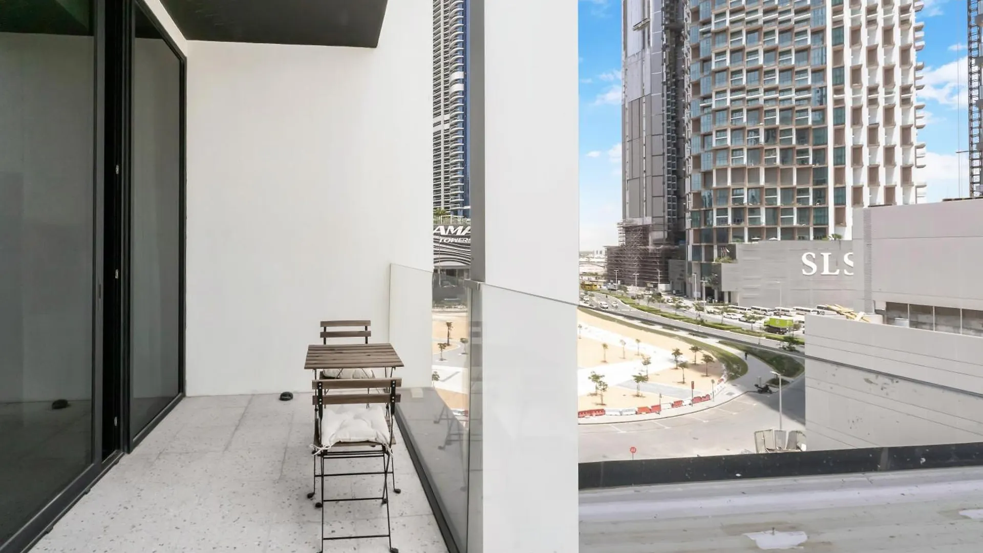 Fam Living - Upside Living - Wfh Friendly-Business Bay Apartment Dubai
